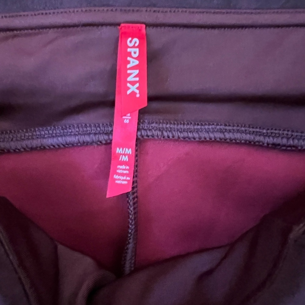 Spanx Stretch Faux Suede Leggings Dark Terracotta Burgundy Size Med New With Tag - Picture 5 of 6